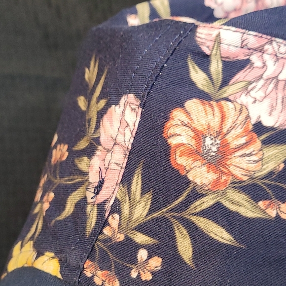 Torrid Floral Bombard Jacket Sz 1       *MUST GO!!!* - Picture 4 of 9